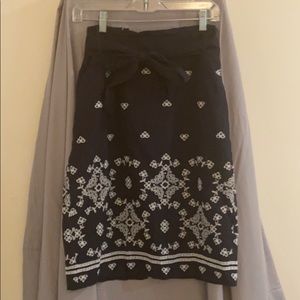 Ann Taylor belted navy blue skirt